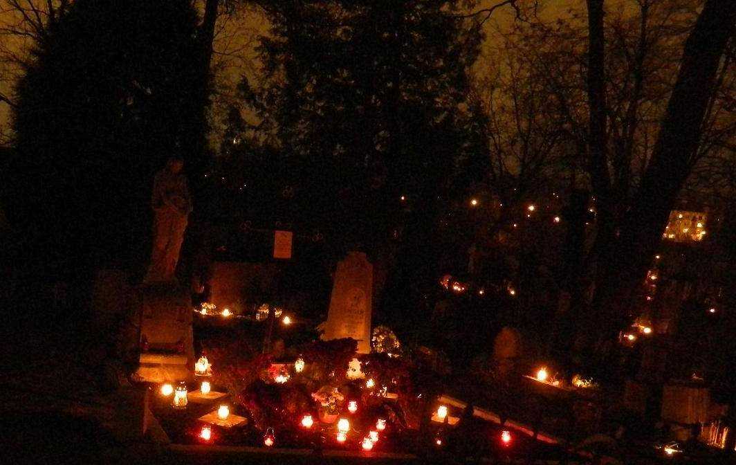 Как правильно выполнить и снять кладбищенский приворот?