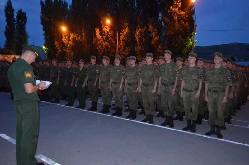 Приколы и шутки про бабовщину в армии